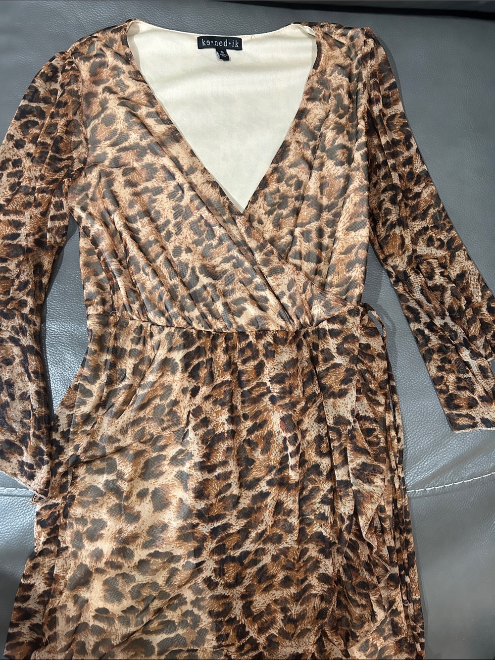Kenedik Brown Leopard Print Faux Wrap Dress Sz S NWOT - Picture 2 of 5